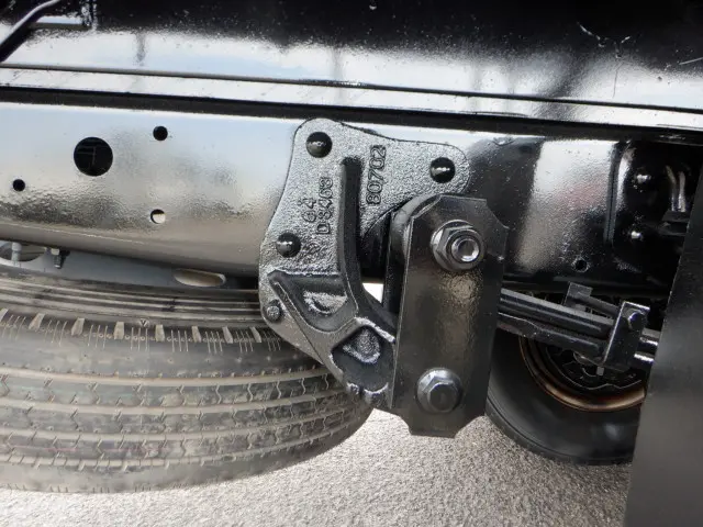 いすゞ エルフ BDG-NKR85R(2WD)の写真25