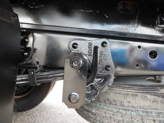 いすゞ エルフ BDG-NKR85R(2WD)の写真26