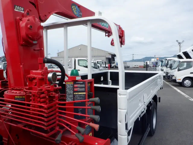 いすゞ エルフ BDG-NKR85R(2WD)の写真30