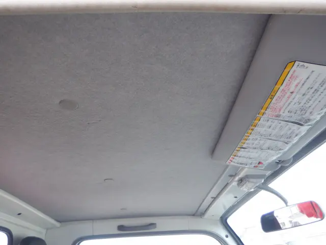 いすゞ エルフ BDG-NKR85R(2WD)の写真37