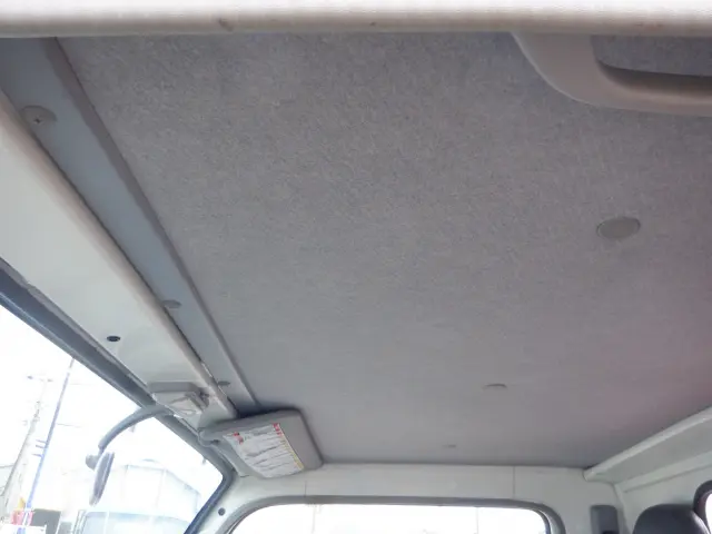 いすゞ エルフ BDG-NKR85R(2WD)の写真38