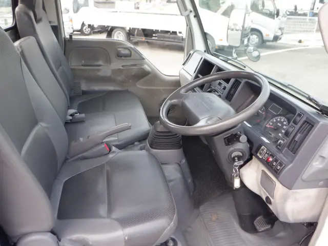 いすゞ エルフ BDG-NKR85R(2WD)の写真39