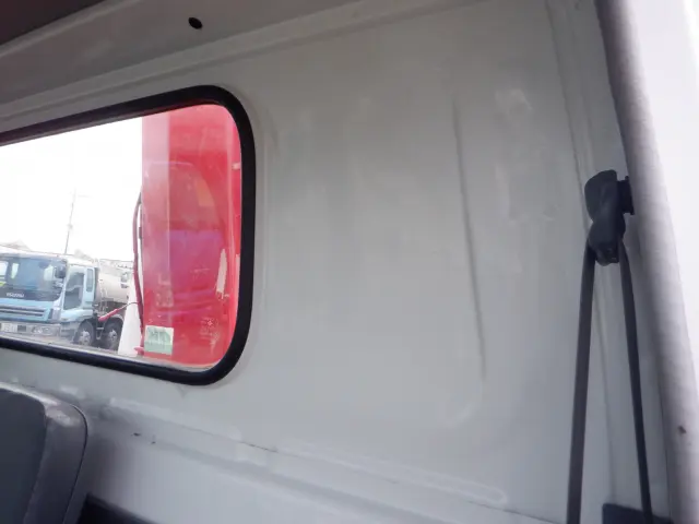 いすゞ エルフ BDG-NKR85R(2WD)の写真43