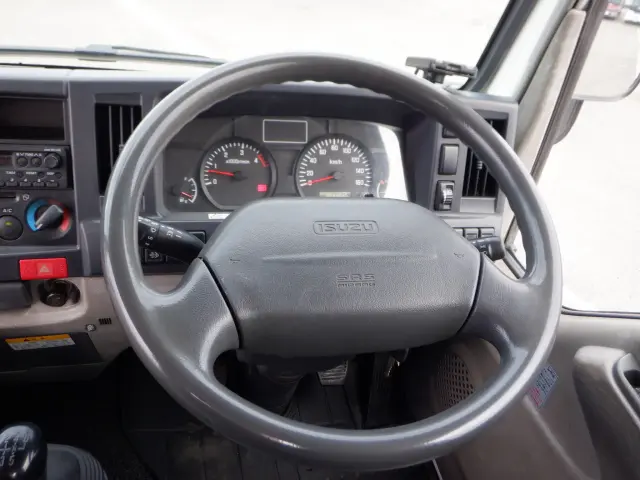 いすゞ エルフ BDG-NKR85R(2WD)の写真48