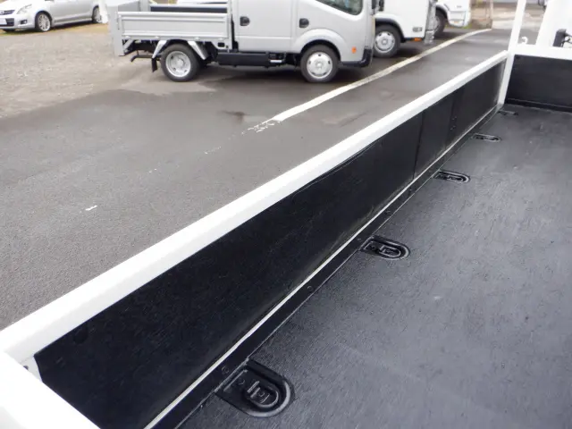 三菱 キャンター 2PG-FEB80(2WD)の写真9