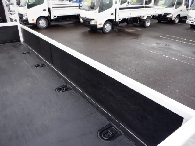 三菱 キャンター 2PG-FEB80(2WD)の写真10