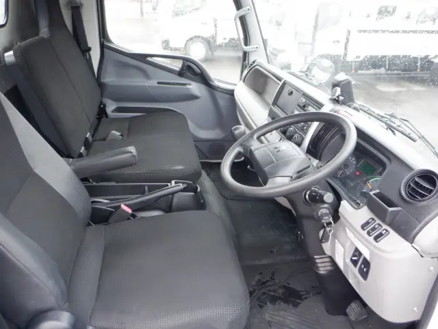 三菱 キャンター 2PG-FEB80(2WD)の写真36