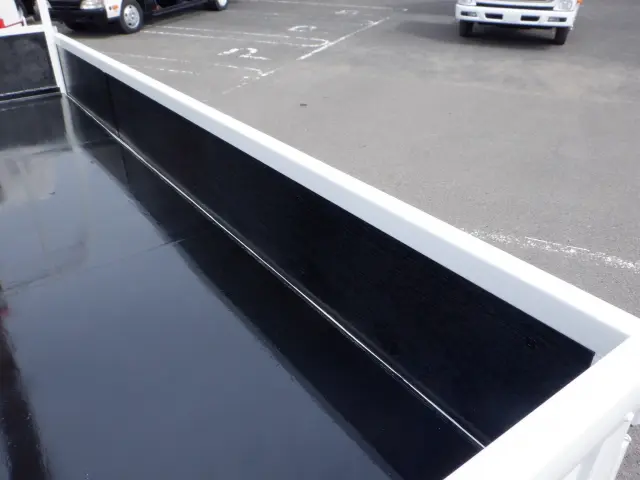 いすゞ エルフ TKG-NKR85R(2WD)の写真10