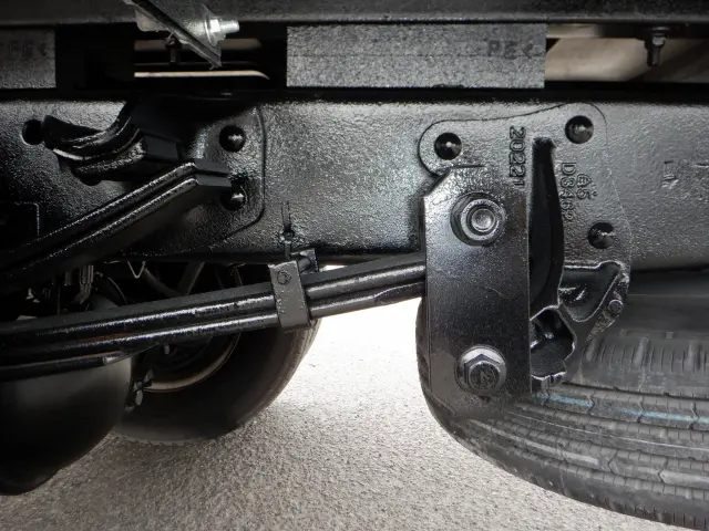 いすゞ エルフ TKG-NKR85R(2WD)の写真24