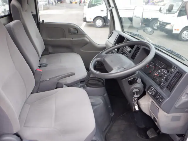 いすゞ エルフ TKG-NKR85R(2WD)の写真37