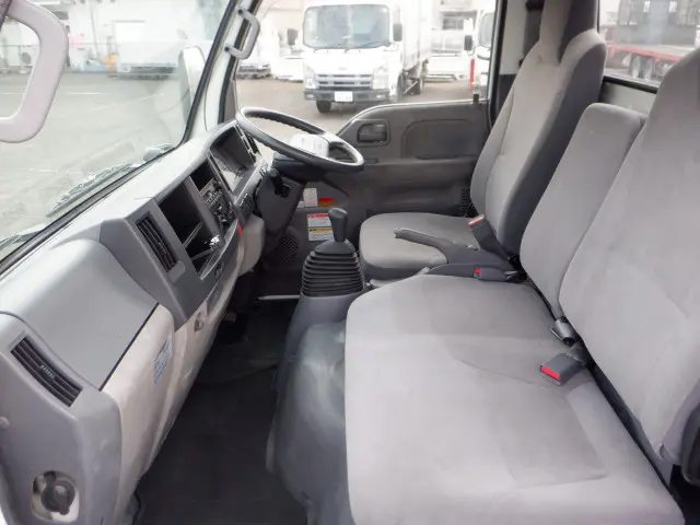 いすゞ エルフ TKG-NKR85R(2WD)の写真38