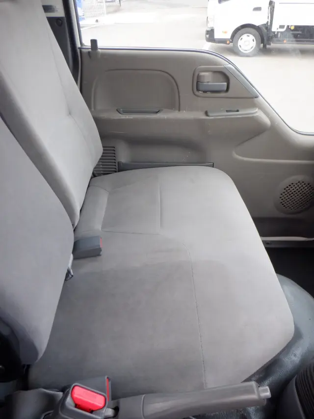 いすゞ エルフ TKG-NKR85R(2WD)の写真39