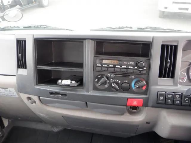 いすゞ エルフ TKG-NKR85R(2WD)の写真43