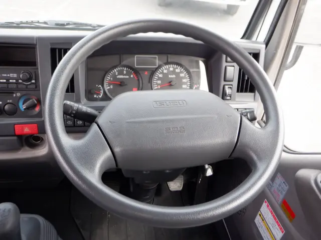 いすゞ エルフ TKG-NKR85R(2WD)の写真46