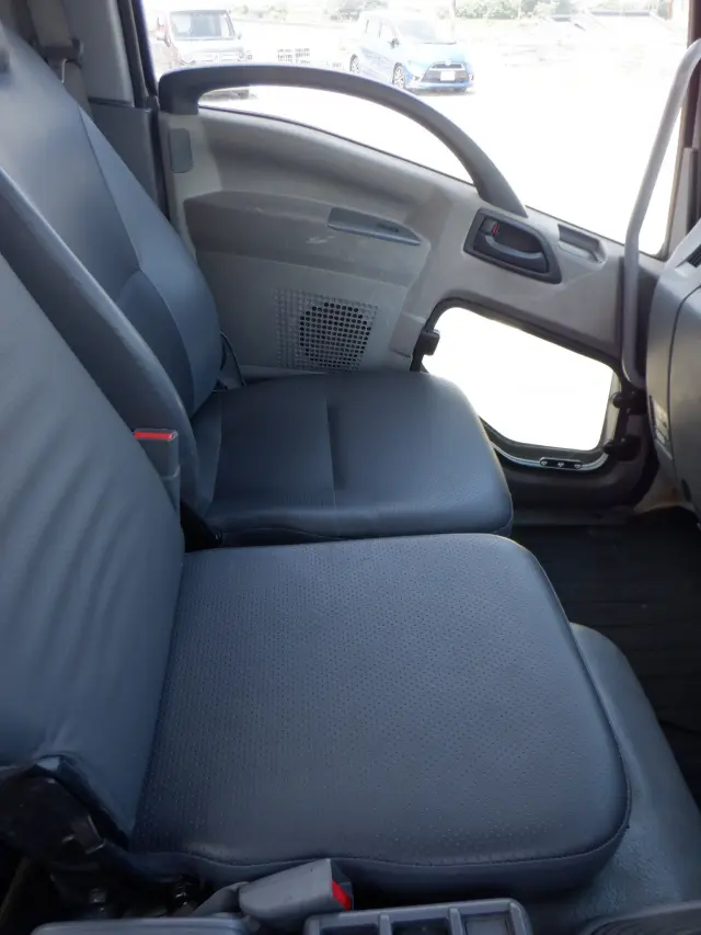 いすゞ フォワード TKG-FRR90S1(2WD)の写真43
