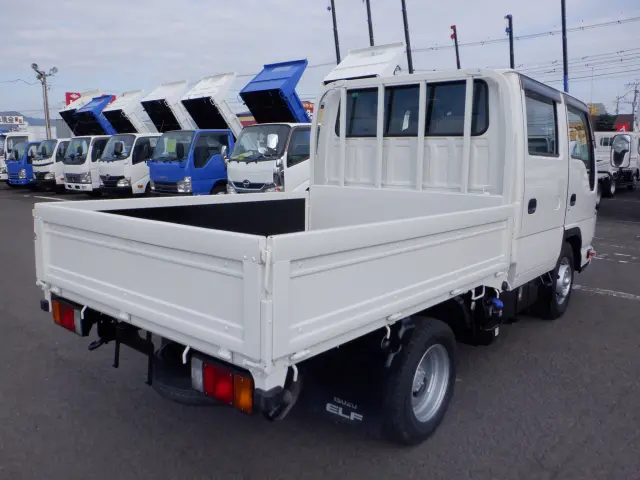 いすゞ エルフ 2RG-NHR88A(2WD)の写真2