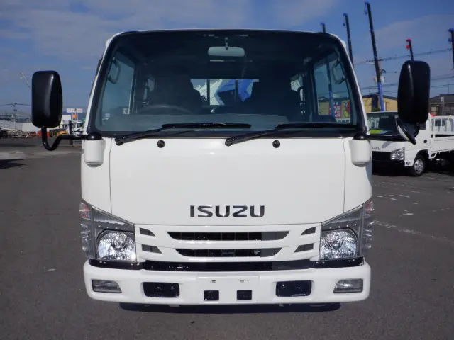 いすゞ エルフ 2RG-NHR88A(2WD)の写真4