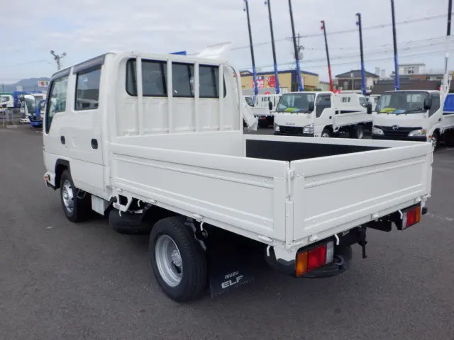 いすゞ エルフ 2RG-NHR88A(2WD)の写真6
