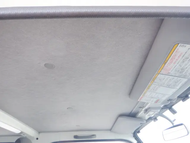 いすゞ エルフ 2RG-NHR88A(2WD)の写真24