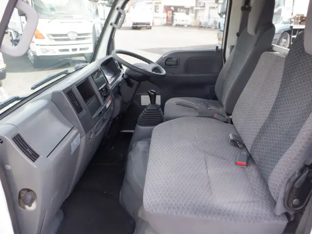 いすゞ エルフ 2RG-NHR88A(2WD)の写真27