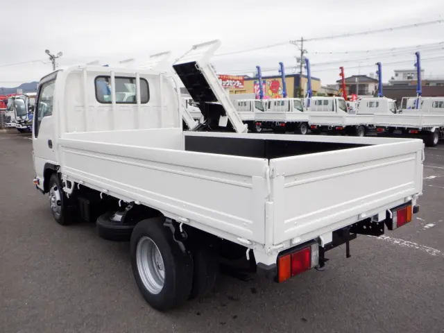 いすゞ エルフ TPG-NJR85A(2WD)の写真6