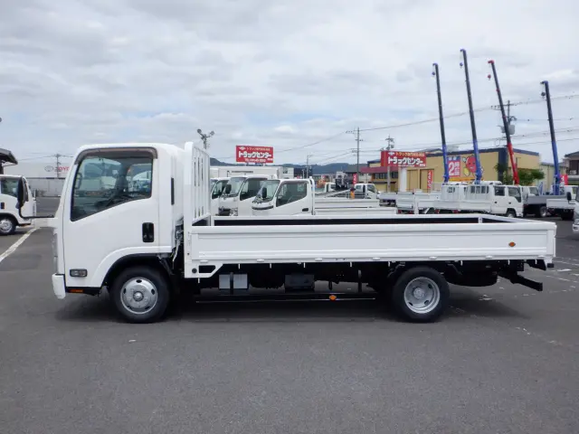いすゞ エルフ TRG-NNR85AR(2WD)の写真13