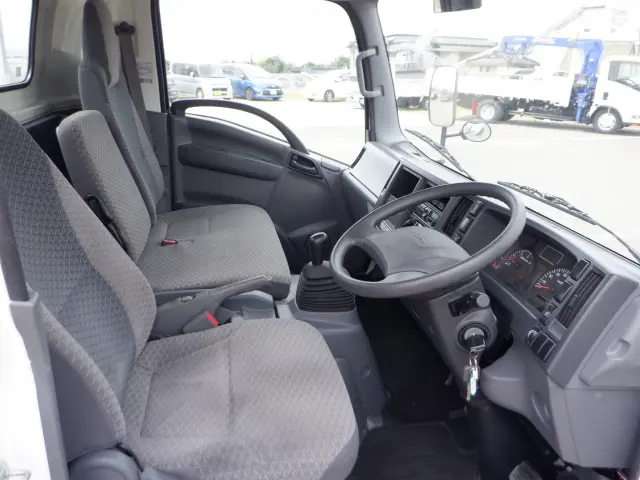 いすゞ エルフ TRG-NNR85AR(2WD)の写真31