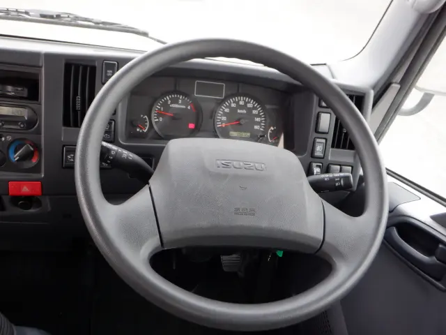 いすゞ エルフ TRG-NNR85AR(2WD)の写真40