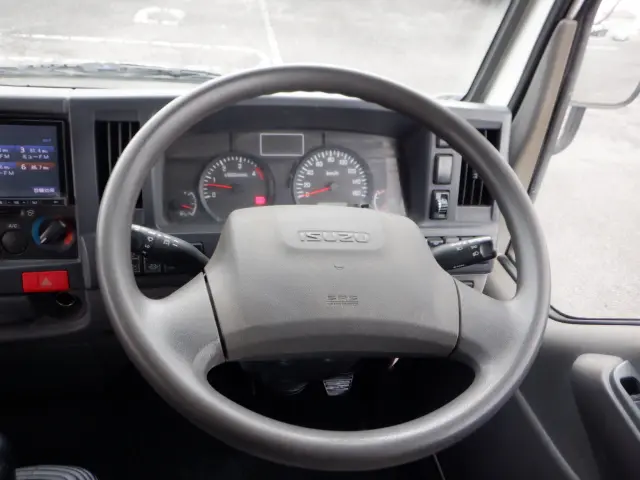 いすゞ エルフ TRG-NJR85A(2WD)の写真33
