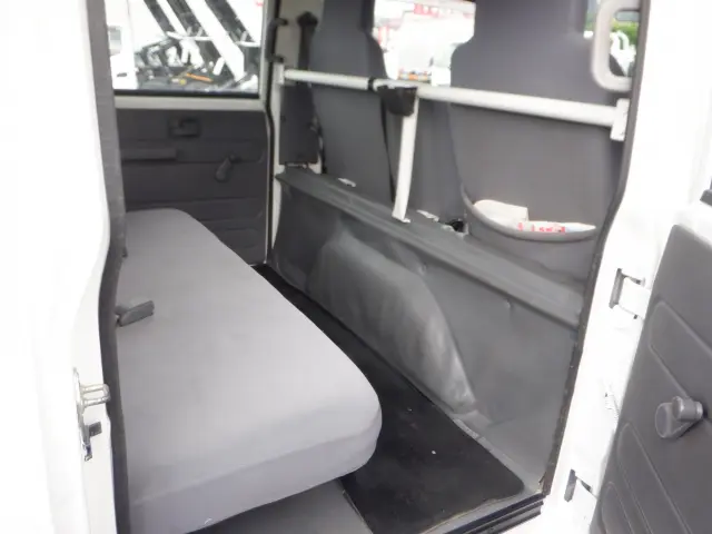 いすゞ エルフ TRG-NJR85A(2WD)の写真36