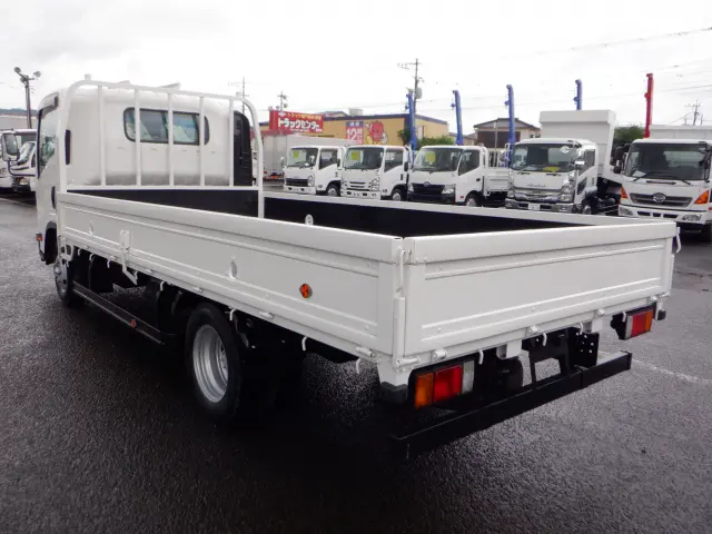 いすゞ エルフ TPG-NNR85AR(2WD)の写真6