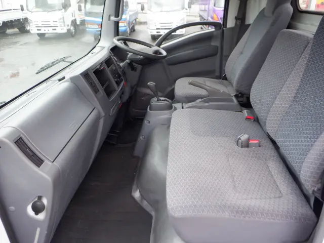 いすゞ エルフ TPG-NNR85AR(2WD)の写真30