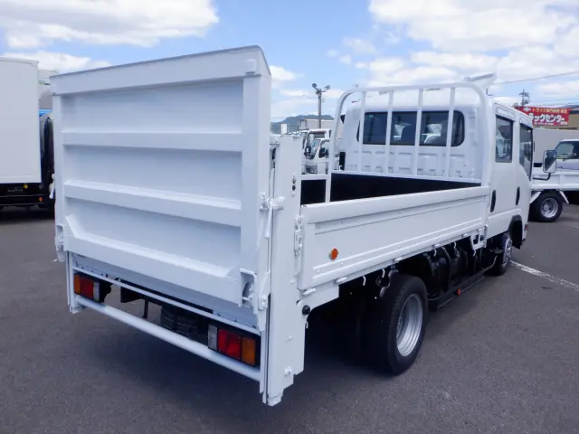 いすゞ エルフ SKG-NLR85AR(2WD)の写真2