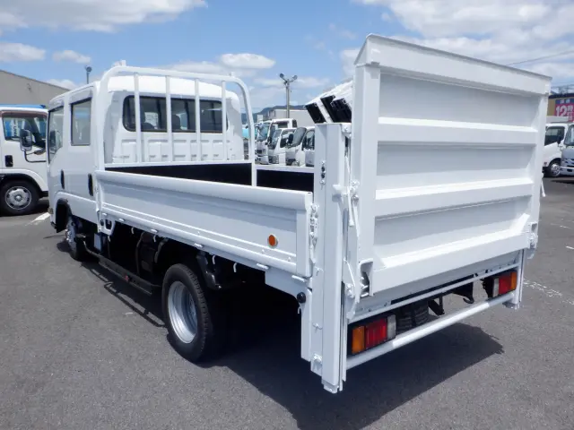 いすゞ エルフ SKG-NLR85AR(2WD)の写真6