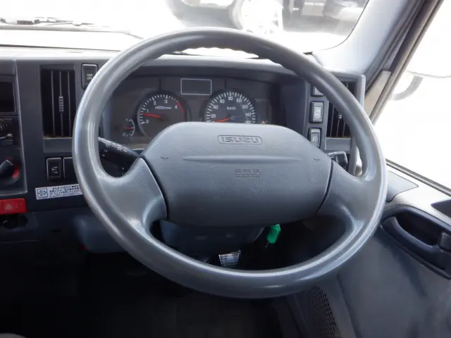 いすゞ エルフ SKG-NLR85AR(2WD)の写真32