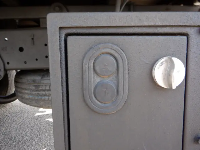 いすゞ エルフ TKG-NPR85AR(2WD)の写真15