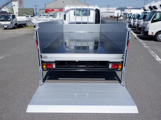 いすゞ エルフ TRG-NPR85AR(2WD)の写真3