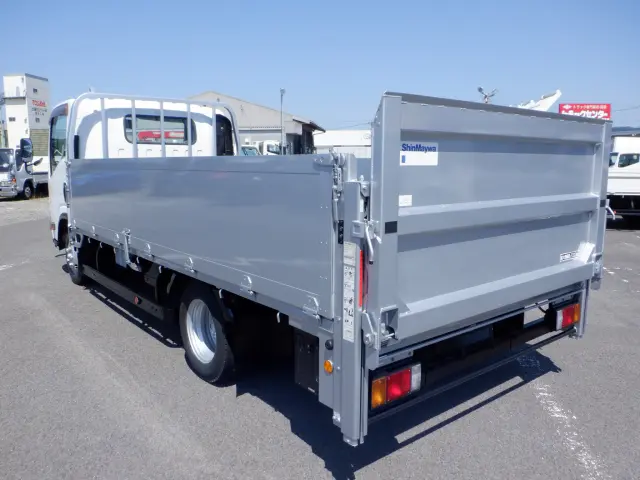 いすゞ エルフ TRG-NPR85AR(2WD)の写真6
