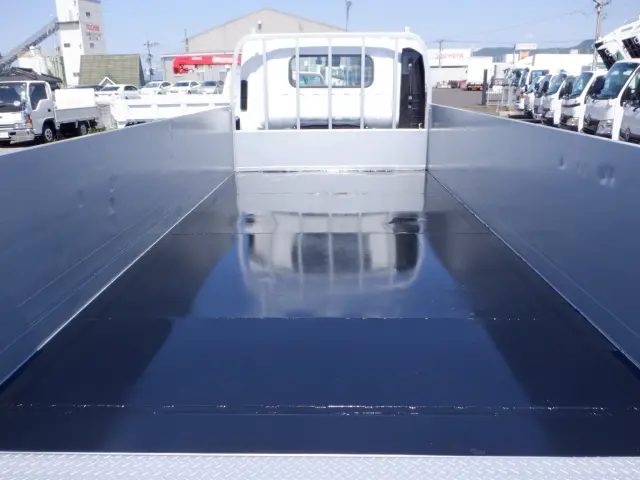いすゞ エルフ TRG-NPR85AR(2WD)の写真7