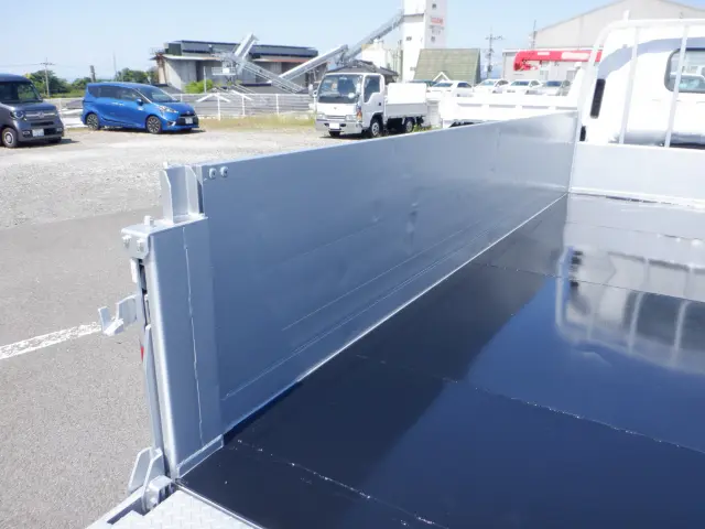 いすゞ エルフ TRG-NPR85AR(2WD)の写真10