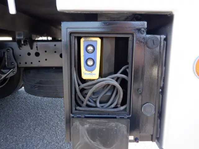 いすゞ エルフ TRG-NPR85AR(2WD)の写真16