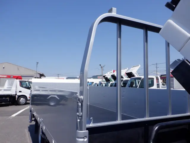 いすゞ エルフ TRG-NPR85AR(2WD)の写真26