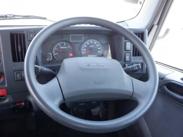 いすゞ エルフ TRG-NPR85AR(2WD)の写真41