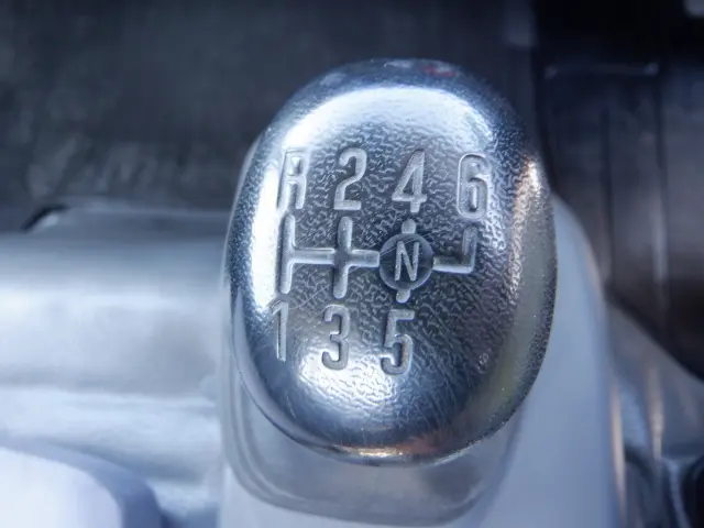 いすゞ エルフ TRG-NPR85AR(2WD)の写真42