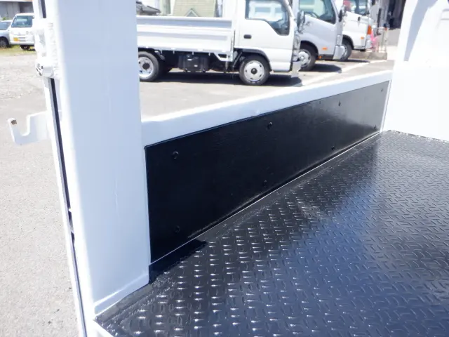 いすゞ エルフ TPG-NJR85A(2WD)の写真11