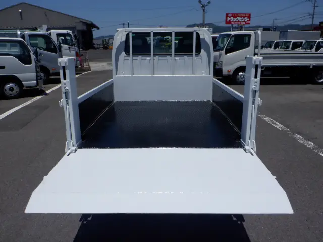 いすゞ エルフ TPG-NJR85A(2WD)の写真14