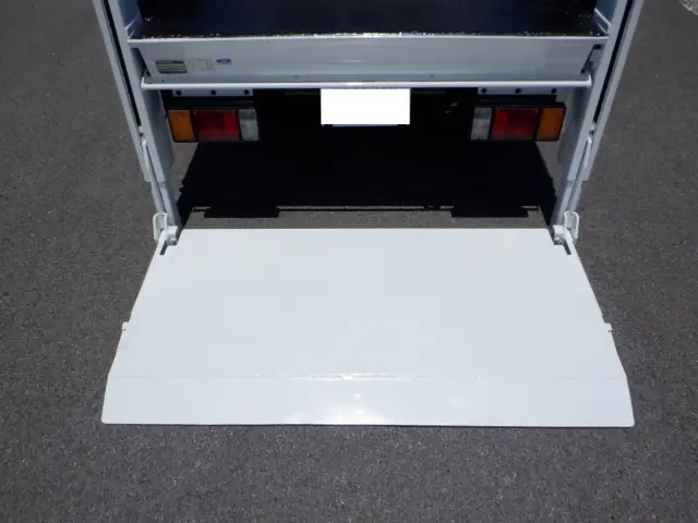 いすゞ エルフ TPG-NJR85A(2WD)の写真15