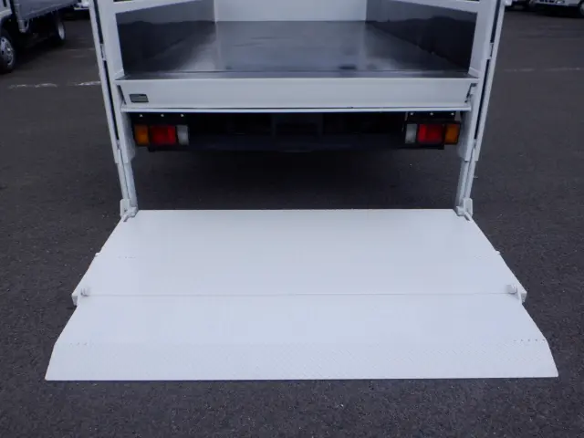 いすゞ エルフ SKG-NNR85AR(2WD)の写真15