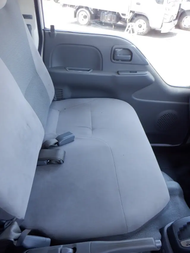 いすゞ エルフ TPG-NJR85A(2WD)の写真30