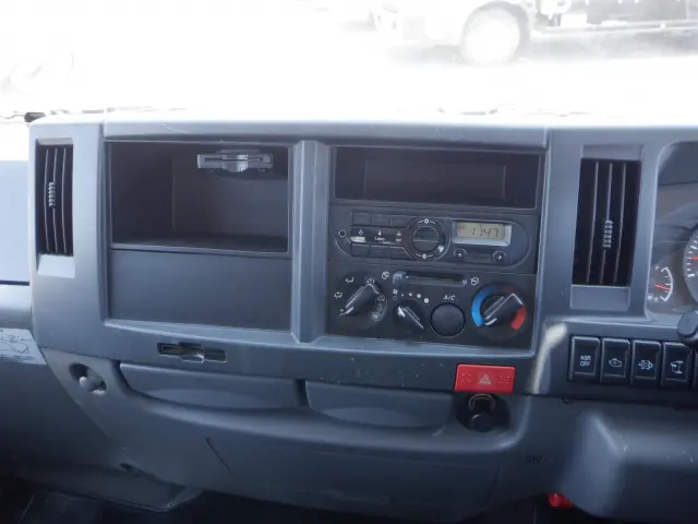 いすゞ エルフ TPG-NJR85A(2WD)の写真35